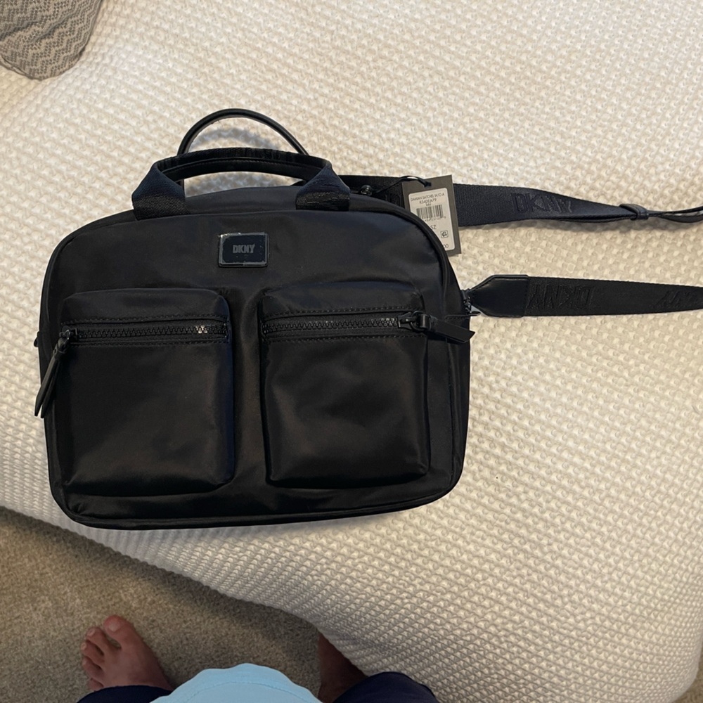 DKNY NEW W tags! blk. lots of pockets blk nylon - Picture 4 of 6